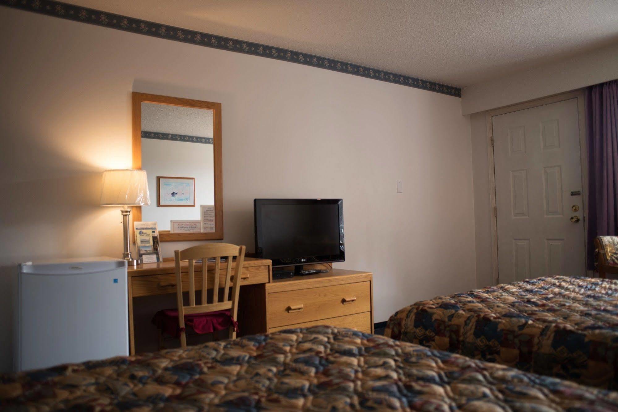 Ocean Crest Motel Qualicum Beach Exterior foto
